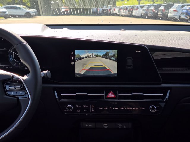 New 2026 Kia Niro Wave w/ Wave Preserve Package FWD image 22