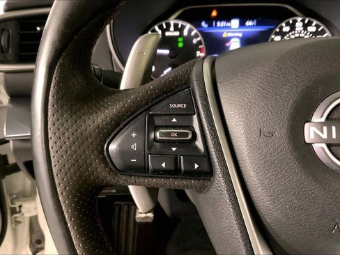 Used 2023 Nissan Maxima SR image 18