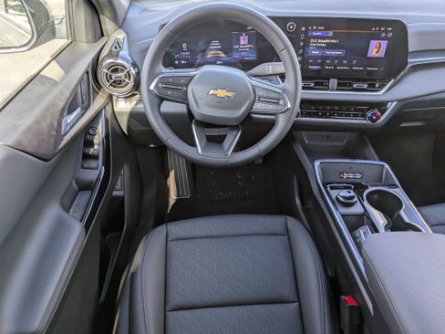 New 2026 Chevrolet Equinox LT w/ Convenience Package II image 4