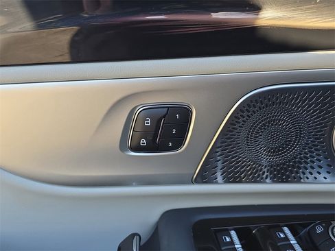 Certified 2024 Lincoln Nautilus Reserve w/ Equipment Group 203A image 19