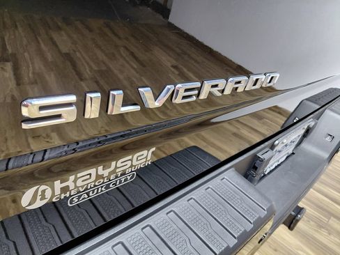 Used 2023 Chevrolet Silverado 1500 High Country w/ High Country Premium Package AWD/4WD image 20