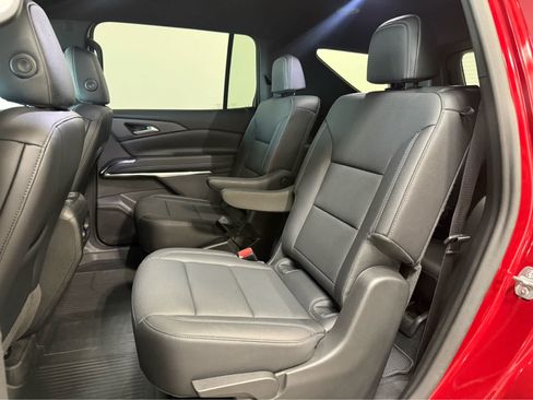 Used 2025 Chevrolet Traverse LT w/ Driver Confidence Package AWD/4WD image 14