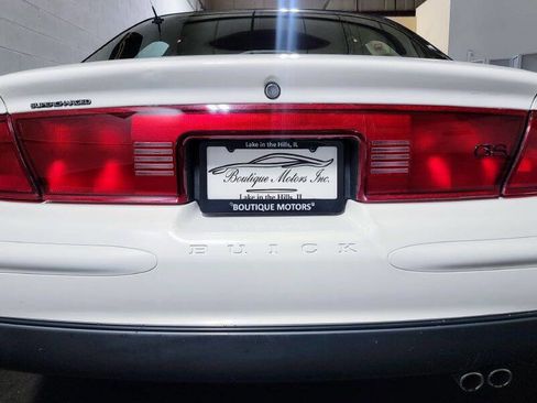 Used 2001 Buick Regal GS w/ Prestige Pkg image 34