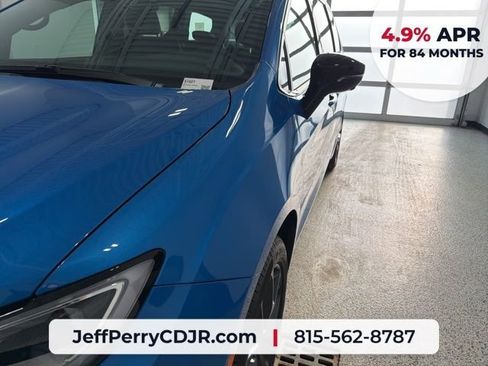 New 2026 Chrysler Pacifica Select w/ S Appearance Package AWD/4WD image 8