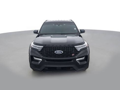 Used 2020 Ford Explorer ST image 2