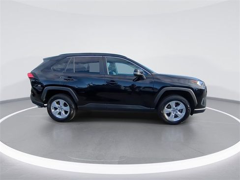 Used 2021 Toyota RAV4 XLE image 9