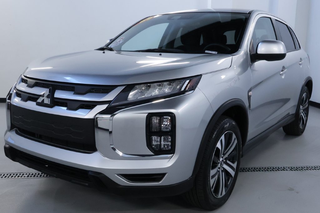 Used 2025 Mitsubishi Outlander Sport AWD image 3