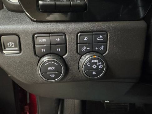 Used 2025 Chevrolet Silverado 1500 High Country AWD/4WD image 30