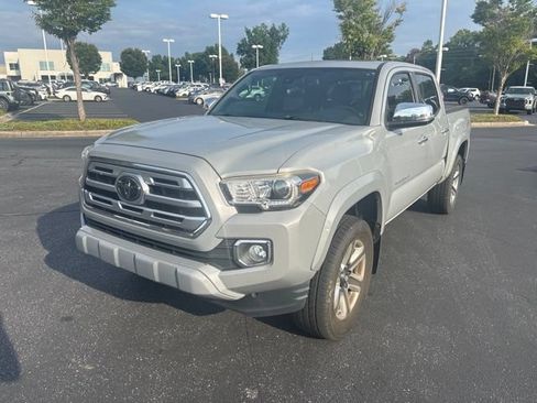Used 2018 Toyota Tacoma Limited AWD/4WD image 4