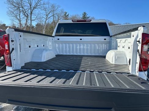Used 2025 Chevrolet Silverado 1500 Custom image 13