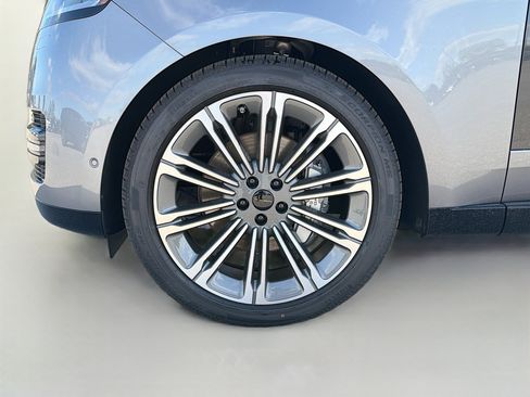 New 2026 Land Rover Range Rover SE image 43