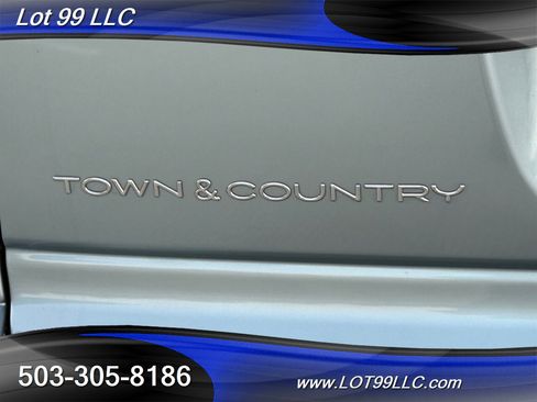 Used 2005 Chrysler Town & Country Touring w/ Luxury Group image 44