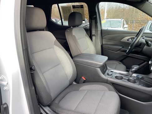 Used 2023 Chevrolet Traverse LT image 31