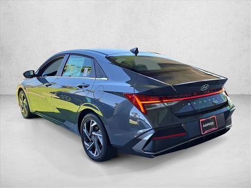 New 2026 Hyundai Elantra Limited FWD image 9
