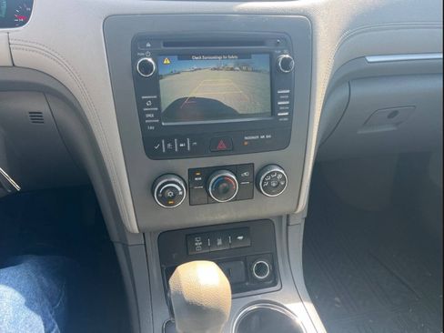 Used 2017 Chevrolet Traverse LS FWD image 7