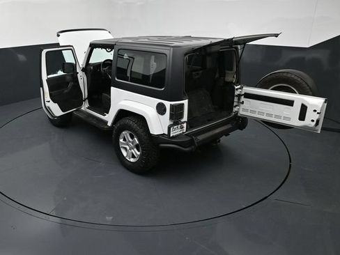 Used 2018 Jeep Wrangler Sport AWD/4WD image 28