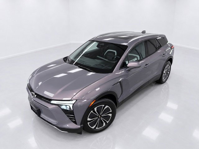 Used 2025 Chevrolet Blazer EV LT AWD/4WD image 4