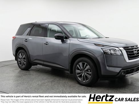 Used 2025 Nissan Pathfinder SV image 1