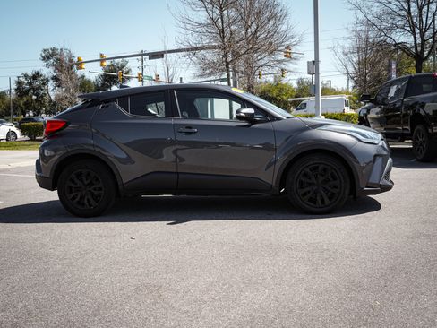 Used 2020 Toyota C-HR LE image 11