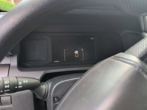 Used 2025 Toyota Tacoma SR5 AWD/4WD image 5