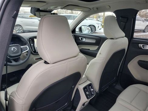 New 2026 Volvo XC40 B5 Plus w/ Protection Package Premier image 27