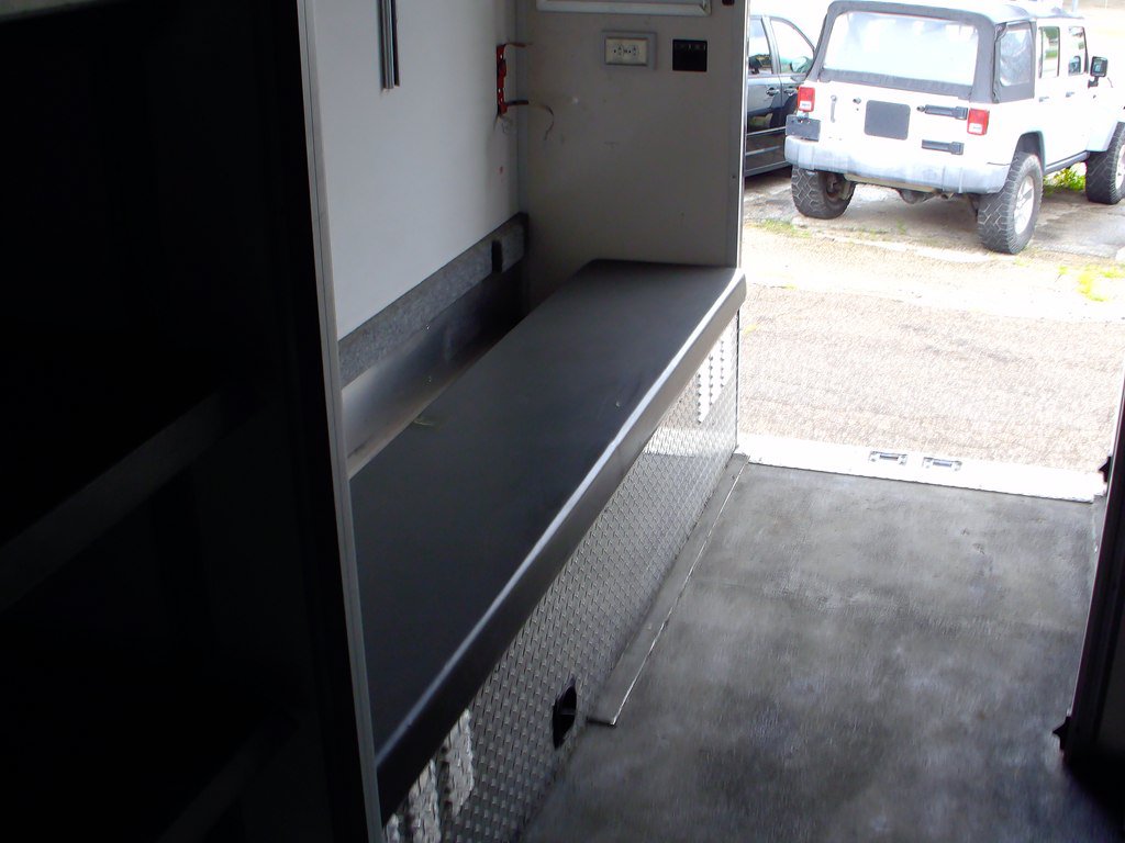 Used 2012 Ford F550 4x4 Regular Cab Super Duty w/ Payload Upgrade Pkg image 23