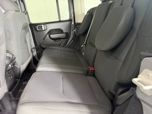 Used 2023 Jeep Wrangler Unlimited w/ Sun & Screen Package AWD/4WD image 28