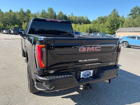 Used 2025 GMC Sierra 2500 AT4 AWD/4WD image 4