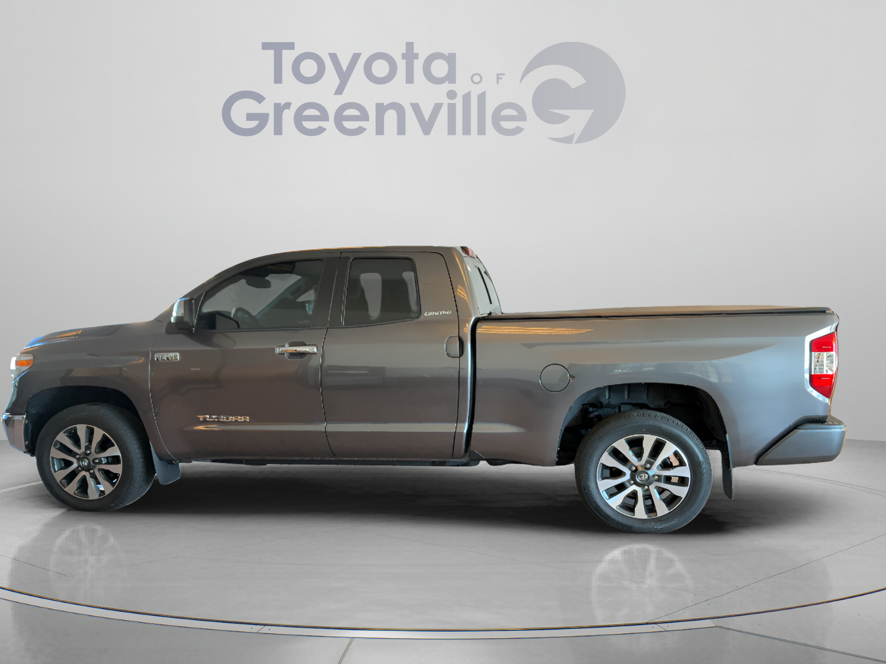 Used 2018 Toyota Tundra Limited w/ Limited Premium Package AWD/4WD image 2