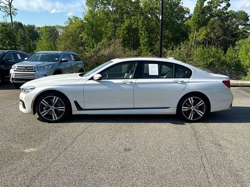 Used 2018 BMW 750i RWD image 4