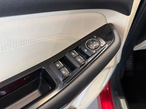Used 2020 Ford Edge Titanium FWD image 12
