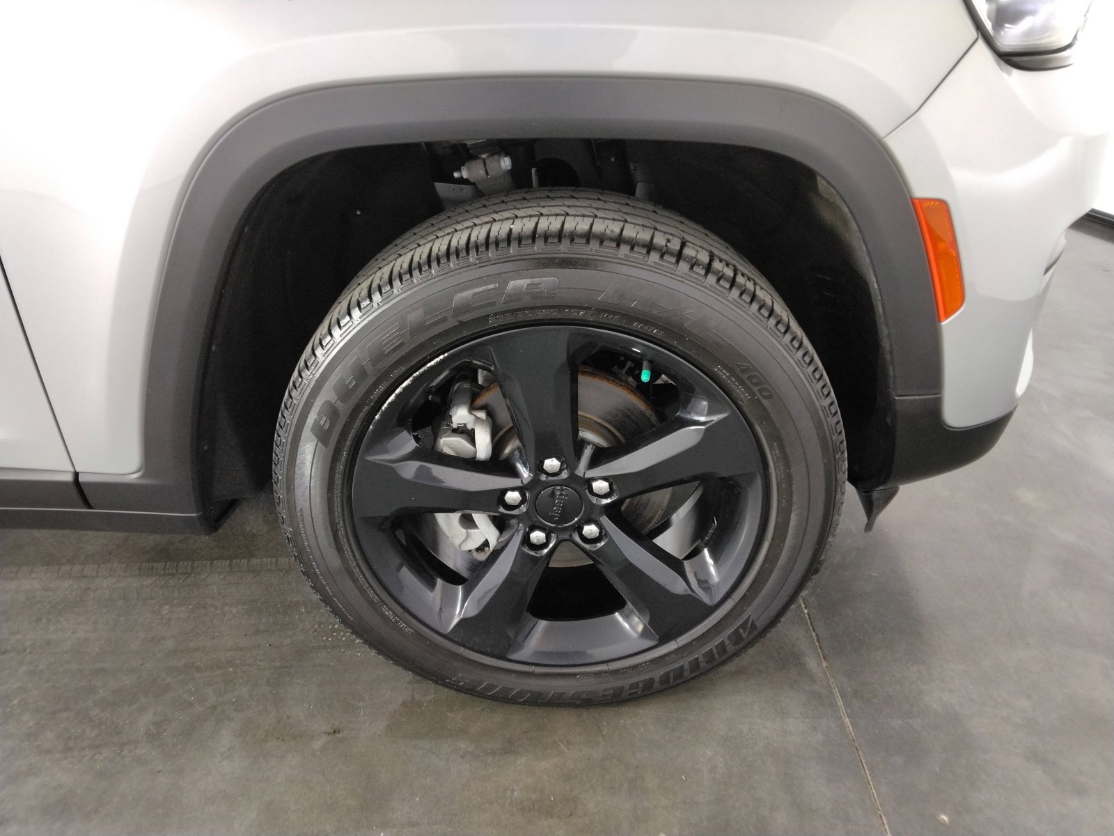 Used 2023 Jeep Grand Cherokee Altitude AWD/4WD image 33