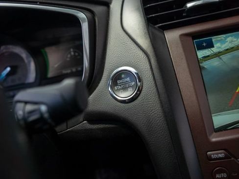 Used 2020 Ford Fusion Titanium FWD image 19