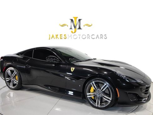 Used 2020 Ferrari Portofino image 15