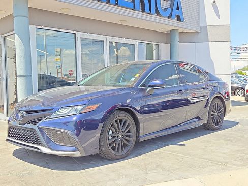 Used 2022 Toyota Camry XSE image 2