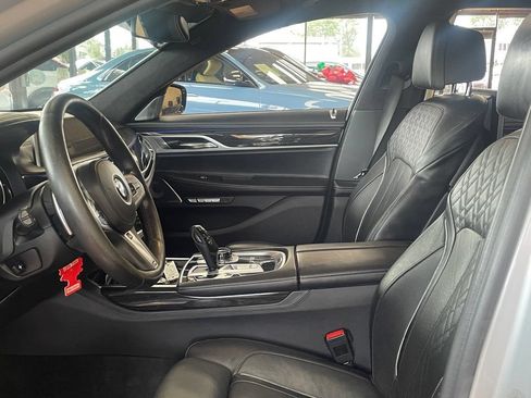 Used 2018 BMW M760i xDrive w/ Luxury Rear Seating Package AWD/4WD image 17