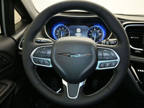 New 2026 Chrysler Pacifica Select image 14