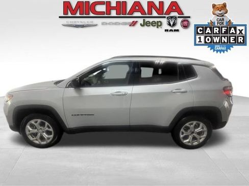 Used 2024 Jeep Compass Latitude AWD/4WD image 1