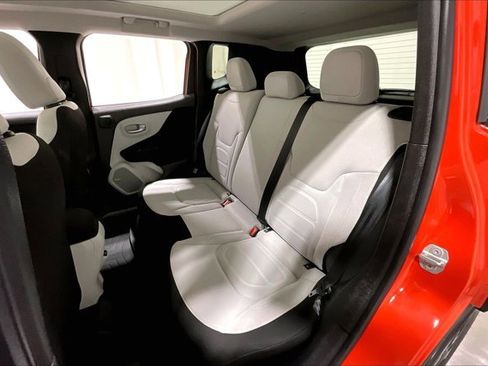 Used 2021 Jeep Renegade Latitude w/ Sun & Sound Group image 26