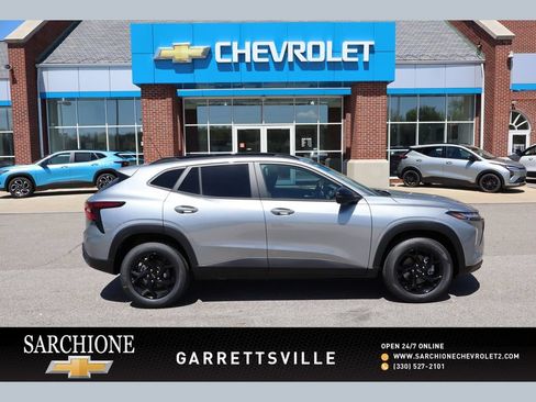 New 2026 Chevrolet Trax LT w/ Sunroof Package FWD image 1