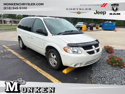 Used 2007 Dodge Grand Caravan SXT w/ Leather Interior Group FWD image 1