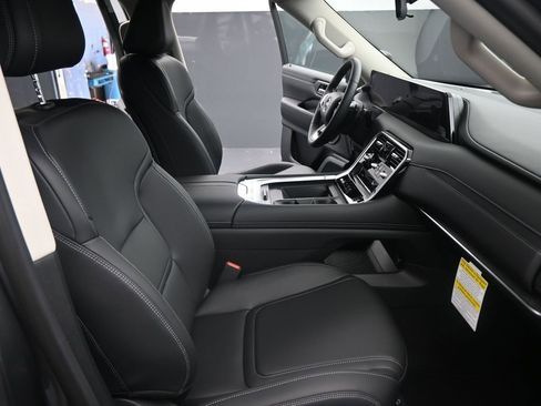 New 2026 Nissan Armada SV image 16