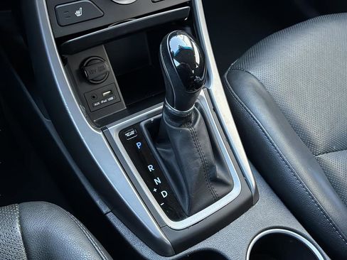 Used 2015 Hyundai Elantra Limited FWD image 24