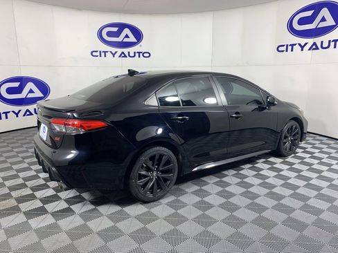 Used 2023 Toyota Corolla SE image 3