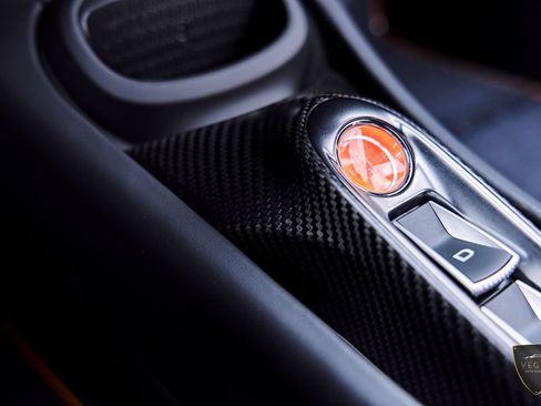 Used 2025 McLaren Artura RWD image 74