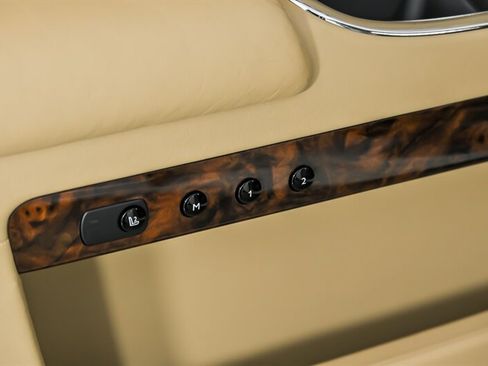 Used 2010 Rolls-Royce Ghost RWD image 21