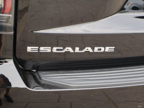 Used 2022 Cadillac Escalade ESV Premium Luxury w/ Performance Package AWD/4WD image 9
