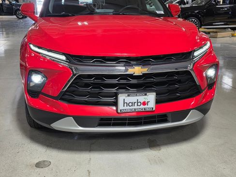 Used 2025 Chevrolet Blazer LT FWD image 9
