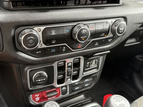 Used 2025 Jeep Wrangler Unlimited Sport S 4xe AWD/4WD image 23
