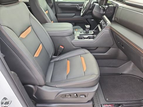 Used 2023 GMC Sierra 1500 AT4 w/ AT4 Preferred Package AWD/4WD image 14